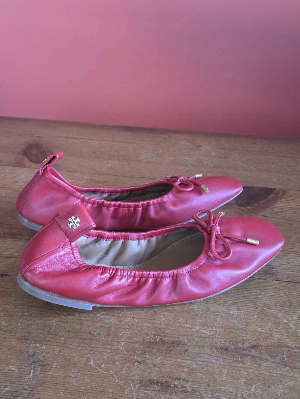 Tory Burch Red Leather Ballet Flats Square Toe Size 8M Bow Elasticated Gold Logo - Picture 7 of 16